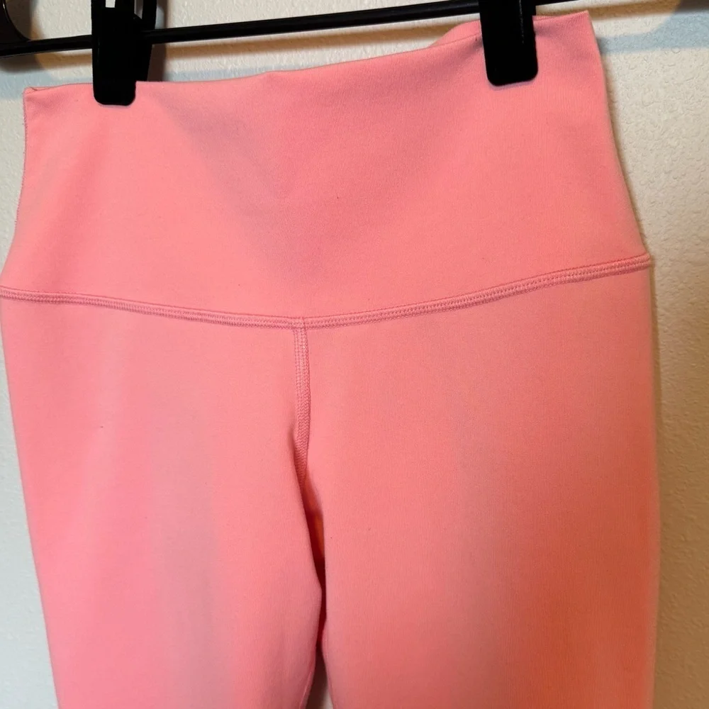 ALO Yoga pink am